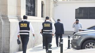 Miembros de la Fiscalía anticorrupción se encuentran en Palacio de Gobierno