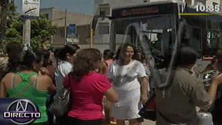 Metropolitano: Padres de familia bloquearon vía en Barranco por protesta