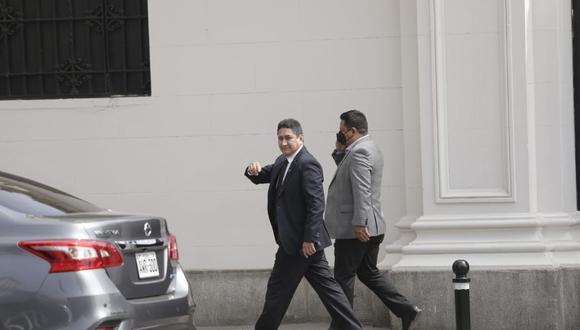 Vladimir Cerrón acudió a Palacio de Gobierno acompañado por Richard Rojas. (Foto: GEC)