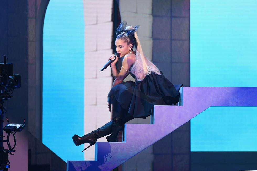 Ariana Grande mostró su molestia en Twitter. (Fotos: AFP)