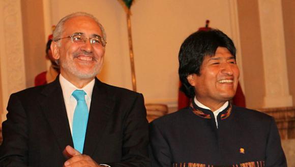 Evo Morales señaló que el ex mandatario, Carlos Mesa, tendrá que atenerse a las consecuencias por vincularlo al caso Odebrecht. (Foto: EFE)