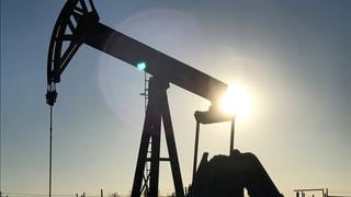 Producción de crudo anota mayor caída desde 2017 por medidas saudíes