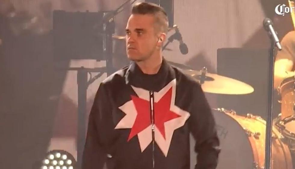 Robbie Williams se presentó en el Corona Music Capital Festival 2018 en México y cantó en el escenario con su padre. Además, besó a una fan en pleno concierto. (Foto: Captura de YouTube)