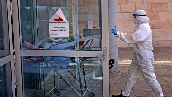 Alerta. La mayoría de enfermos graves por COVID-19 en Israel son personas no vacunadas. (Menahem KAHANA / AFP).