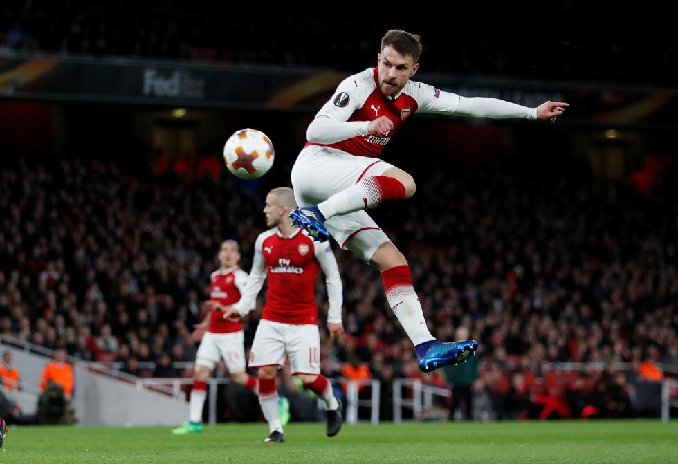 Con goles de Lacazette y Ramsey, Arsenal venció 4-2 al CSKA por los cuartos de final de la Europa League. (REUTERS)