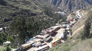 Deslizamiento de piedras y accidente vehicular generan congestión en Casapalca [FOTOS Y VIDEO]