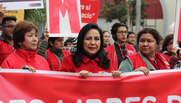 La ministra de la Mujer marchó con el colectivo Ni Una Menos. (Foto: GEC)