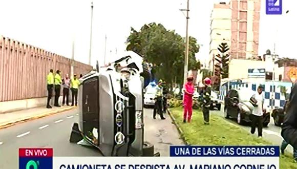 Accidente causó gran tráfico vehicular. (Foto: Captura/Latina)