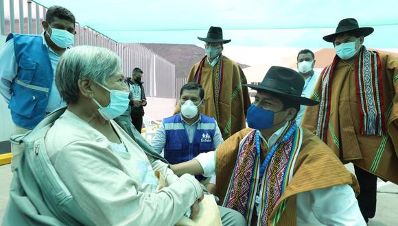 Un equipo multidisciplinario de 52 profesionales de la salud, entre médicos especialistas y generales, enfermeras y personal de apoyo, conforman Hospital Perú, nosocomio itinerante que recorre diversas regiones del país descentralizando las atenciones. (Essalud)