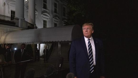 El presidente de Estados Unidos, Donald Trump, habla a la prensa cuando sale de la Casa Blanca en Washington con rumbo a la Cumbre del G7 en Francia. (Foto: AFP)