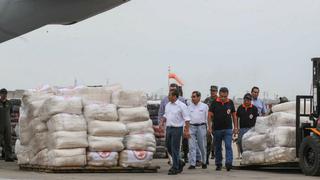 Perú envió a Ecuador 21 toneladas de ayuda humanitaria y un buque de desembarco [Video]