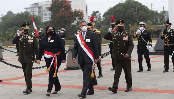 Ministra de Defensa acompañó al presidente Francisco Sagasti en la Ceremonia por el 141.º Aniversario de la Batalla de Arica y Renovación del Juramento de Fidelidad a la Bandera. (Mindef)