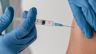 Estados Unidos: Muere niña de 4 años por coronavirus luego de que su madre antivacunas se contagiara