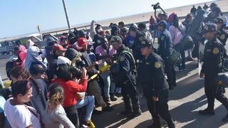 Migrantes huyen y desatan caos en puesto de control peruano