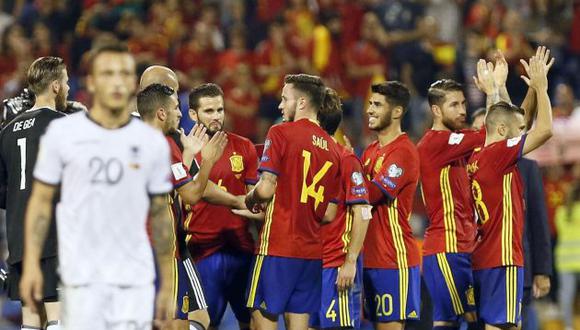 España goleó a Albania 3-0 y se clasificó directamente a Rusia 2018. (EFE)