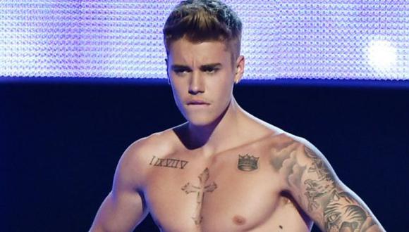 Justin Bieber ya no quiere tener más el tatuaje de Selena Gómez. (Showbiz)