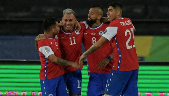 Selección Chilena podrá tener hinchas en las tribunas para enfrentar a Uruguay. (Foto: AFP)