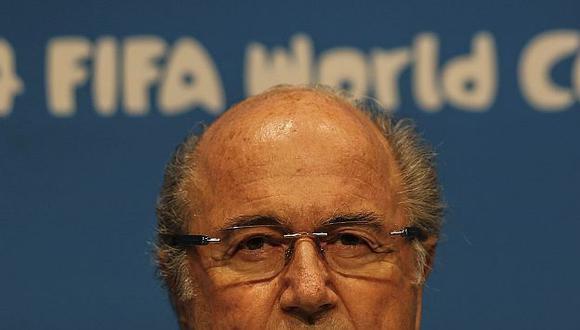 Joseph Blatter, cuestionado presidente de la FIFA, va por un quinto periodo. (EFE)