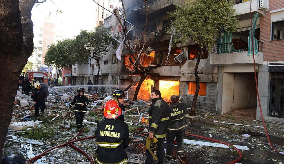 Al menos seis muertos y 58 heridos dejó explosión en edificio en la ciudad de Rosario. (AFP)