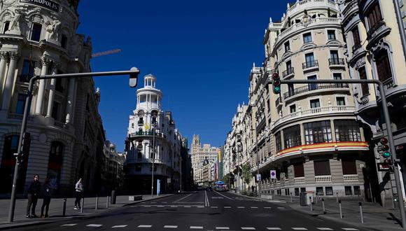 La Gran Vía de Madrid prácticamente desierta debido a las medidas impuestas por España para frenar el coronavirus. (AFP/Referencial).