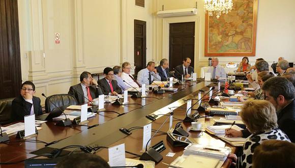 PPK y miembros del gabinete ministerial escucharon propuestas anticorrupción de Transparencia. (@pcmperu en Twitter)