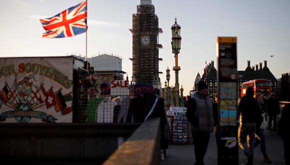La embajadora británica en Perú, Kate Harrisson, señaló que aun no hay una fecha clara para evaluar la exención de la visa. (Foto: AFP)