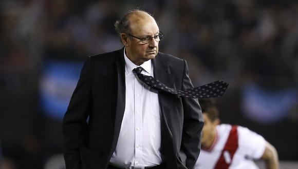 Sergio Markarián fue crítico con el presente de la selección albiceleste y resaltó la amenaza que representa Perú. (AP)