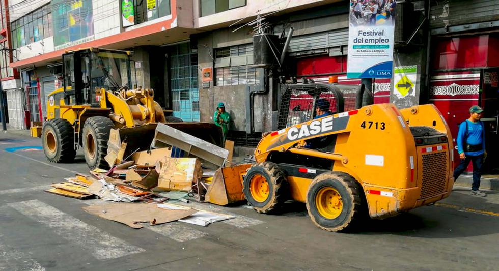 Municipalidad de Lima, comerciantes y vecinos retiraron 85 toneladas aproximadamente de desechos acumulados en techos. (Fotos: Difusión)