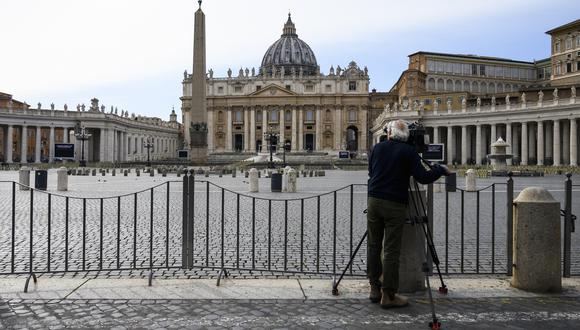 Hasta el próximo 12 de abril las audiencias del papa Francisco y la oración del ‘Angelus’ de los domingos se realizarán vía streaming. (Photo by Tiziana FABI / AFP)