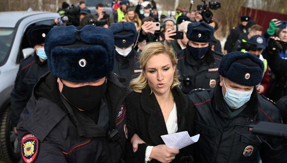 Anastasia Vasilieva, una de las abogadas del líder de la oposición rusa, Olga Mikhailova, confirmó el martes que Navalny está “gravemente enfermo”. (Foto: AFP)
