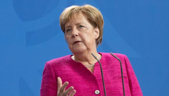 Los pensamientos de todos "están con los familiares de esa víctima", añadió Merkel, refiriéndose a la muerte de un ciudadano alemán en Chemnitz (este de Alemania). (Foto: EFE)