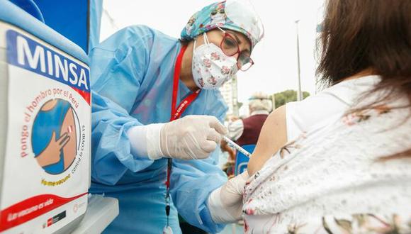 En la víspera comenzó la vacunación de personas mayores de 50 años en Lima Metropolitana. (Foto: Minsa)