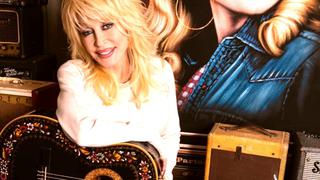 Dolly Parton dona 1 millón de dólares para investigación de coronavirus