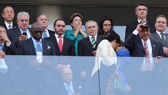 Dilma Rousseff fue insultada durante la inauguración de Brasil 2014, pese a que no habló. (EFE)