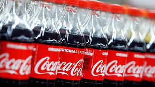 Aumento de precio reduce la demanda de Coca-Cola