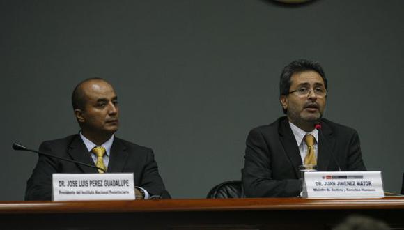 Juan Jiménez y José Luis Pérez Guadalupe se reunieron en el alcalde de Pichari. (USI)