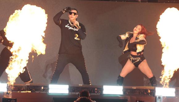 Comerciantes aprovecharon para vender sus productos en el concierto de Daddy Yankee en Lima. (FOTO: GEC)