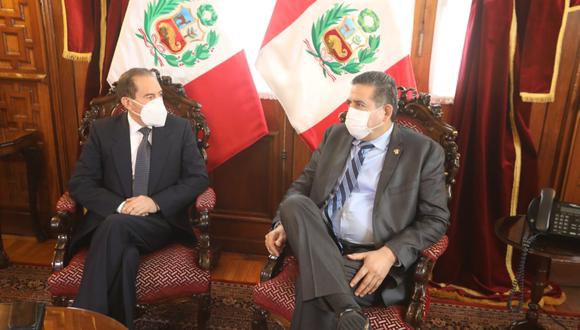 El premier Walter Martos se reúne con Manuel Merino en el Palacio Legislativo (Congreso).