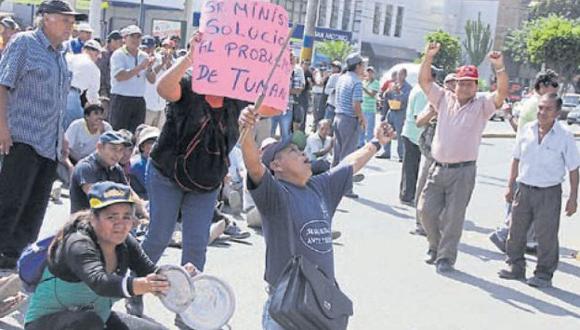 Protestas. En las azucareras arrecian las disputas por el poder.  (Juan Mendoza)
