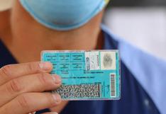 La Libertad: Personal vacunado contra el COVID-19 recibirá un sticker holográfico para su DNI 