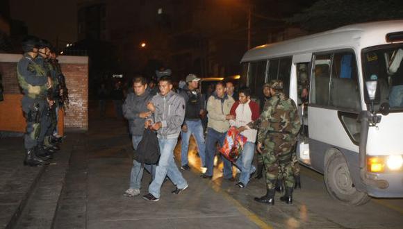El grupo de 29 detenidos permanece en la Dirandro y podría quedarse ahí por 15 días más. (Mario Zapata)