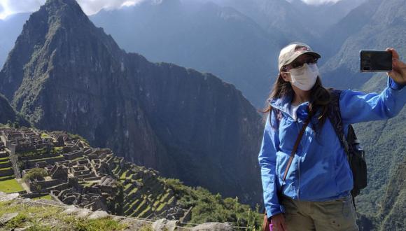 A pesar de la incertidumbre, los peruanos seguirán apostando por el turismo este 30 de agosto. Solicitan al Ejecutivo que dé apoyo, evitando restricciones que afecten reactivación de negocios. (Foto: AFP)