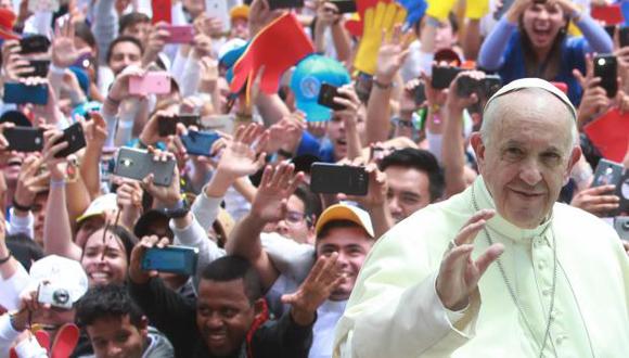 Cardenal destacó que el cariño que despierta el papa en jóvenes peruanos es "impresionante". (EFE)