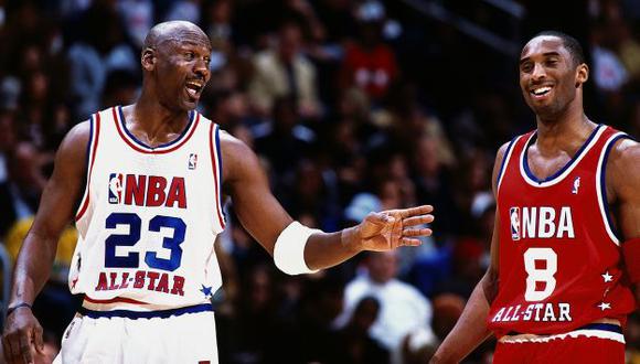 Michael Jordan le regaló 30 pares de zapatillas deportivas a Kobe Bryant. (Facebook)