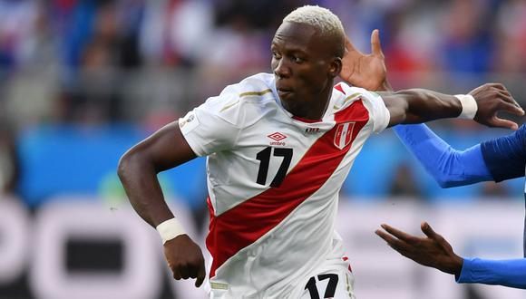 Luis Advíncula está en duda para los amistosos de la Selección Peruana. (AFP)