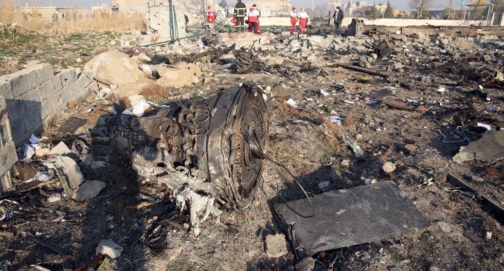 Fotografía de archivo del 8 de enero de 2020, que muestra uno de los motores del avión Boeing 737 de la compañía Ukraine International Airlines que se estrelló cerca del aeropuerto Imám Jomeiní en Teherán. (Foto: EFE)