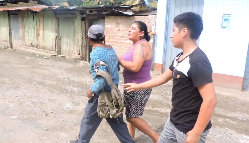 Mujer sorprende a sujeto abusando de menor y lo retiene hasta que llegue la PNP. (Captura)
