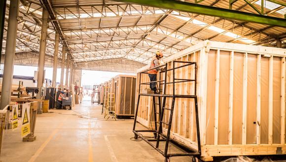 Parte de la estrategia de la empresa es que su planta en Lurín opere como una fábrica desde donde se pueda exportar módulos prefabricados a países vecinos. (Foto: Tecno Fest)