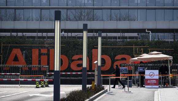 El pasado 14 de diciembre, el regulador del mercado chino anunció la imposición de multas por importe de 500.000 yuanes (US$76.502, 62.644 euros) tanto a Alibaba como a Tencent por no cumplir con los procedimientos antimonopolísticos en la adquisición de otras empresas. (NOEL CELIS / AFP)