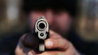 Hombre es asesinado frente a su hijo de tres años en Comas